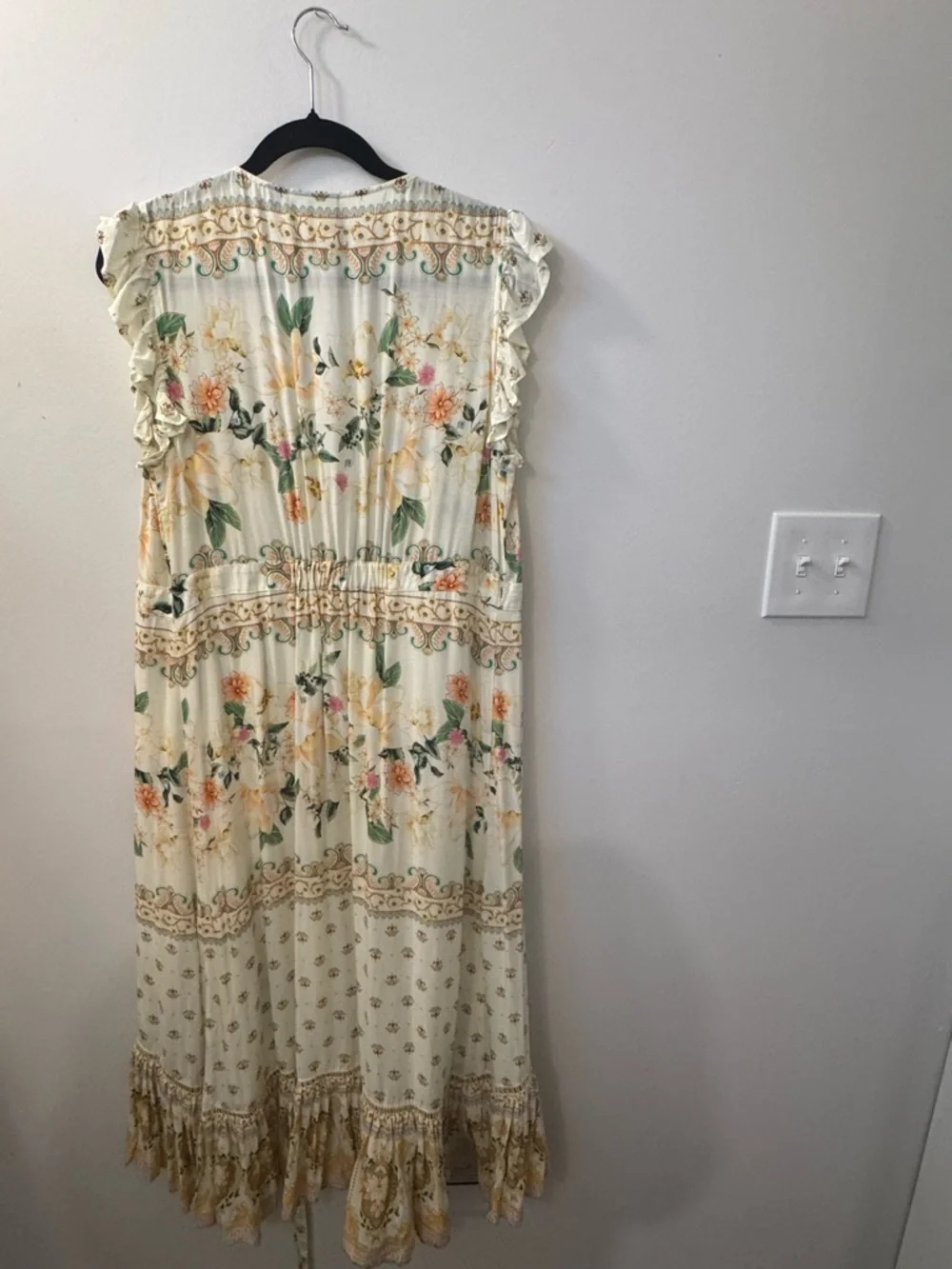 FARM Rio Cream Floral Midi Dress - Picture 2 of 4